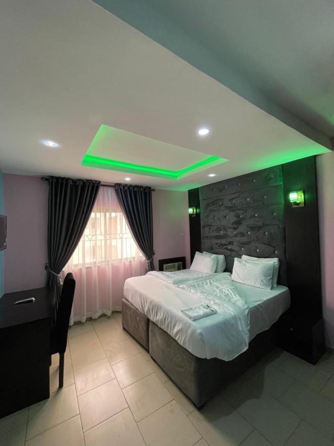 Alluring View Hotel - Allen Avenue Lagos Bagian luar foto