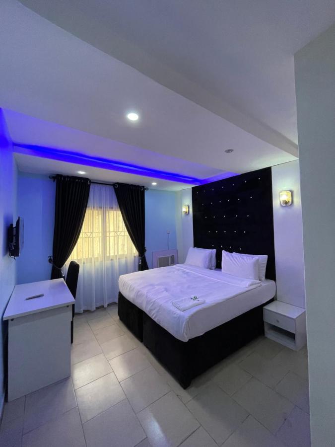 Alluring View Hotel - Allen Avenue Lagos Bagian luar foto