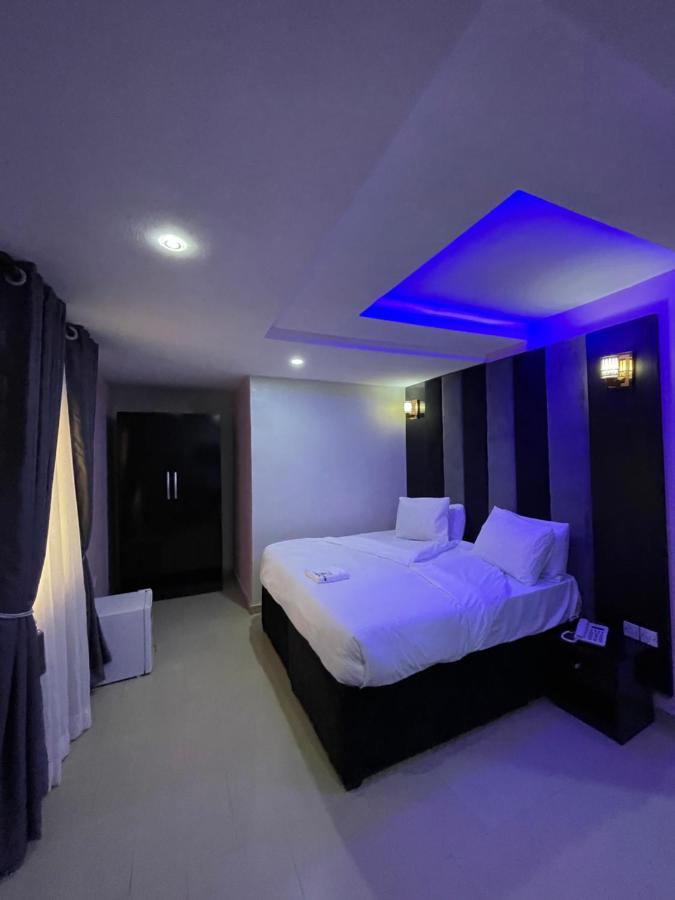 Alluring View Hotel - Allen Avenue Lagos Bagian luar foto