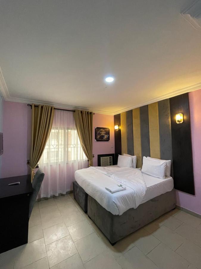 Alluring View Hotel - Allen Avenue Lagos Bagian luar foto