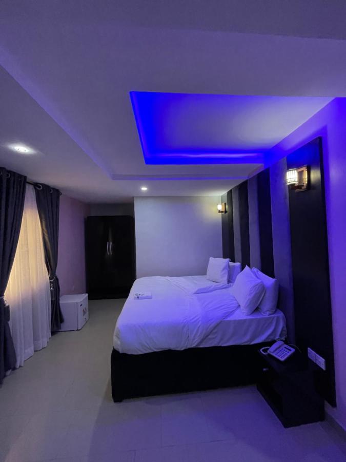 Alluring View Hotel - Allen Avenue Lagos Bagian luar foto